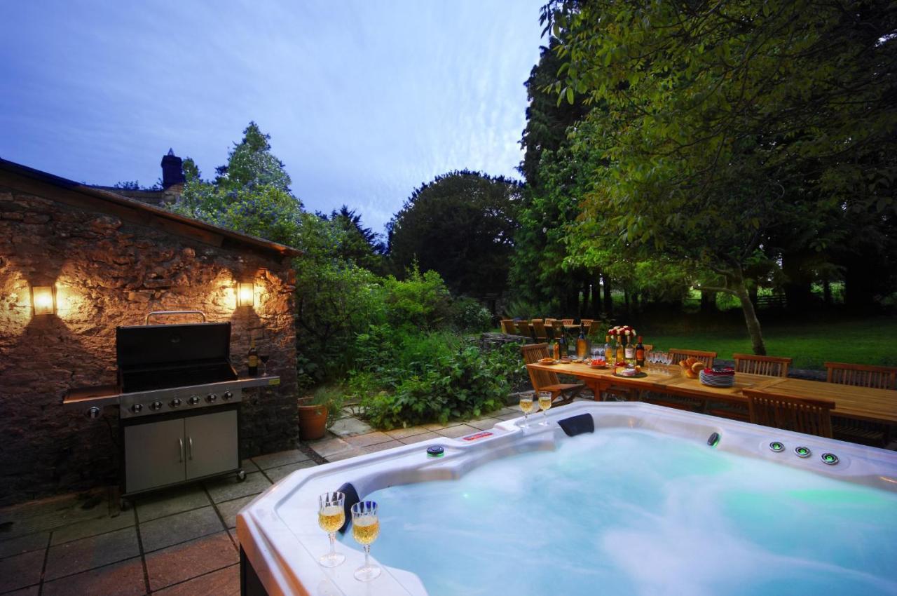 Topside House - Beautiful 7 Bedroom House With Hottub Wifi And Parking Near Bath Wells Frome Oakhill Eksteriør bilde