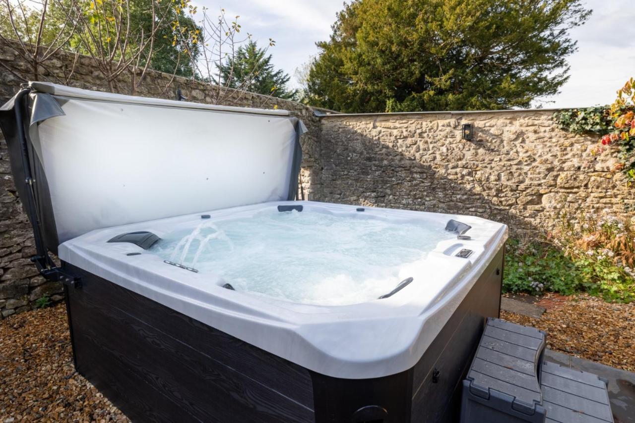 Topside House - Beautiful 7 Bedroom House With Hottub Wifi And Parking Near Bath Wells Frome Oakhill Eksteriør bilde